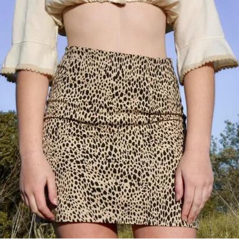BRANDY MELVILLE cara mini skirt